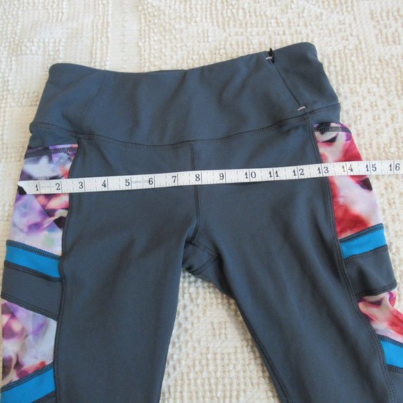 CALIA by Carrie Underwood Gray Capris w/ Pockets - Picture 11 of 14